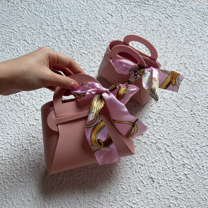 

(min 3 pcs) tas souvenir kulit mini, small party favor bag/ kantong parsel parcell cookies, permen
