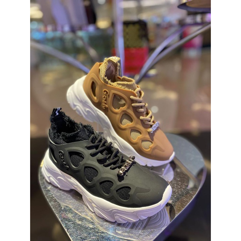 Disc new model sepatu gosh original ( bahan ringan )