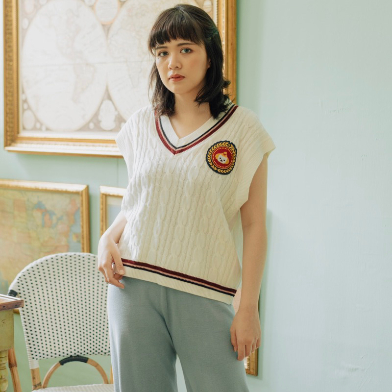 Bebeplum x the widira widiras widira’s minty vest in vanilla vanila white putih rompi school sekolah