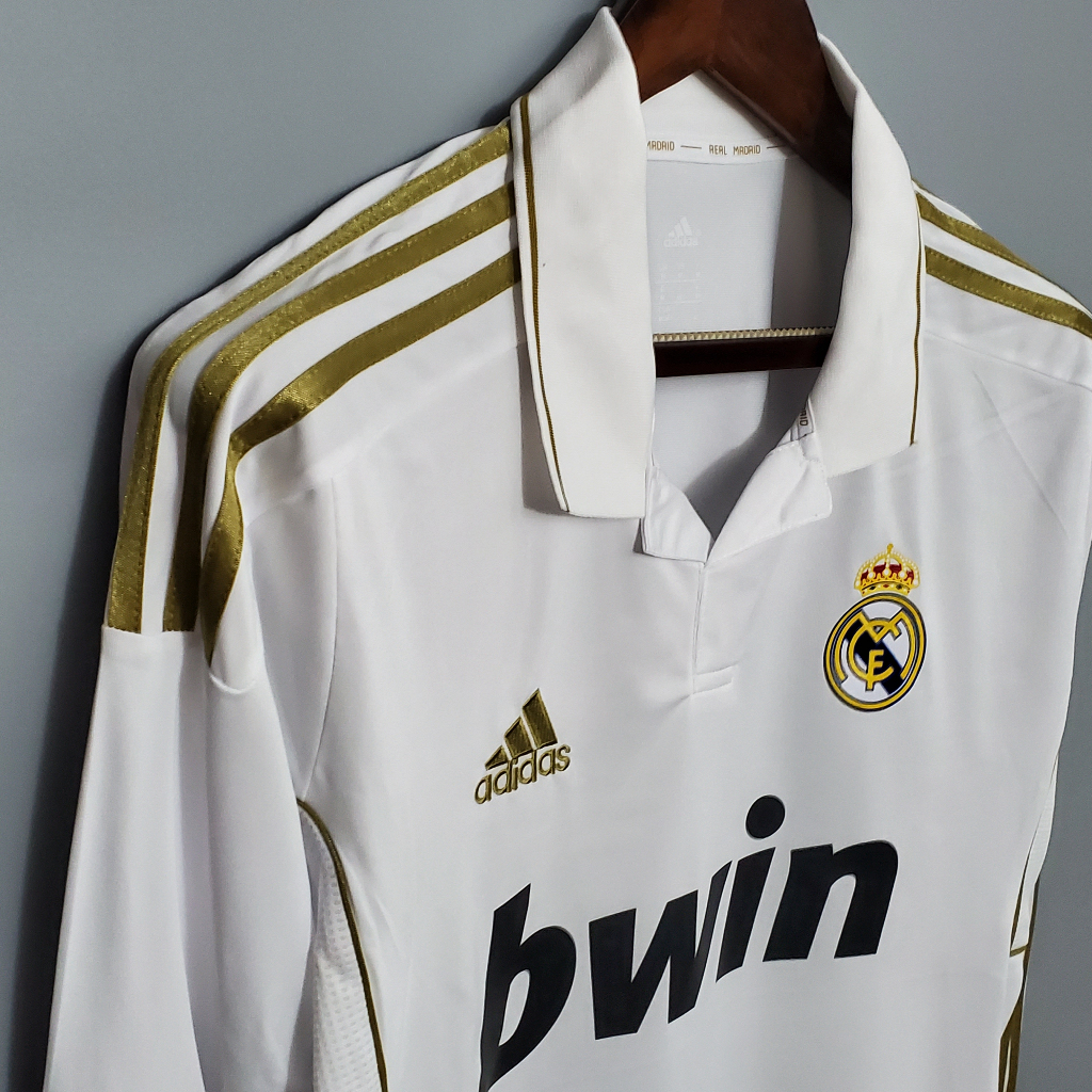 Jersey Baju Bola Madrid Retro