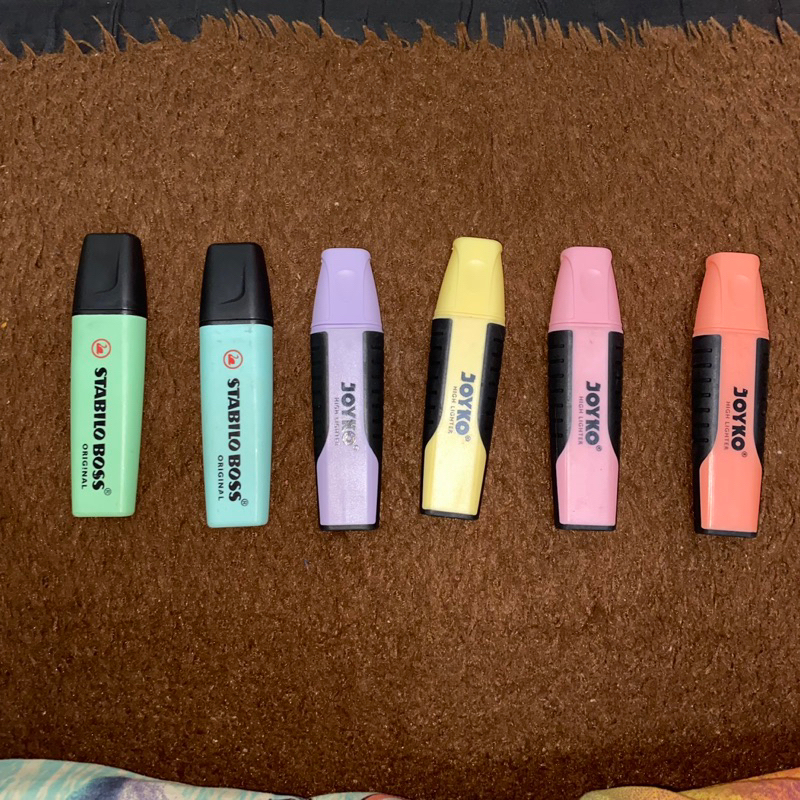 

Highlighter Stabilo Boss dan Joyko (6 pcs sesuai di foto)