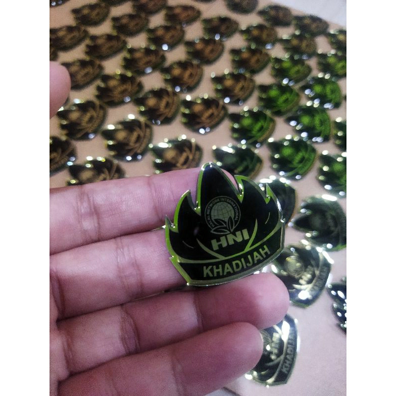pin resin custom