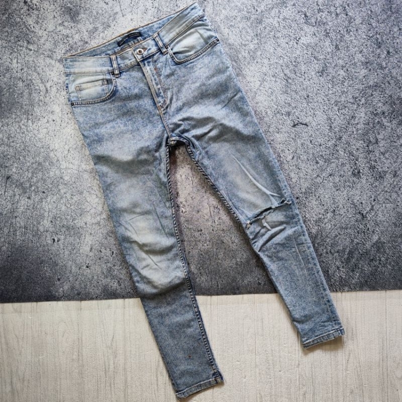 ZARA MAN RIPPED STRETCH JEANS ORIGINAL PRIA