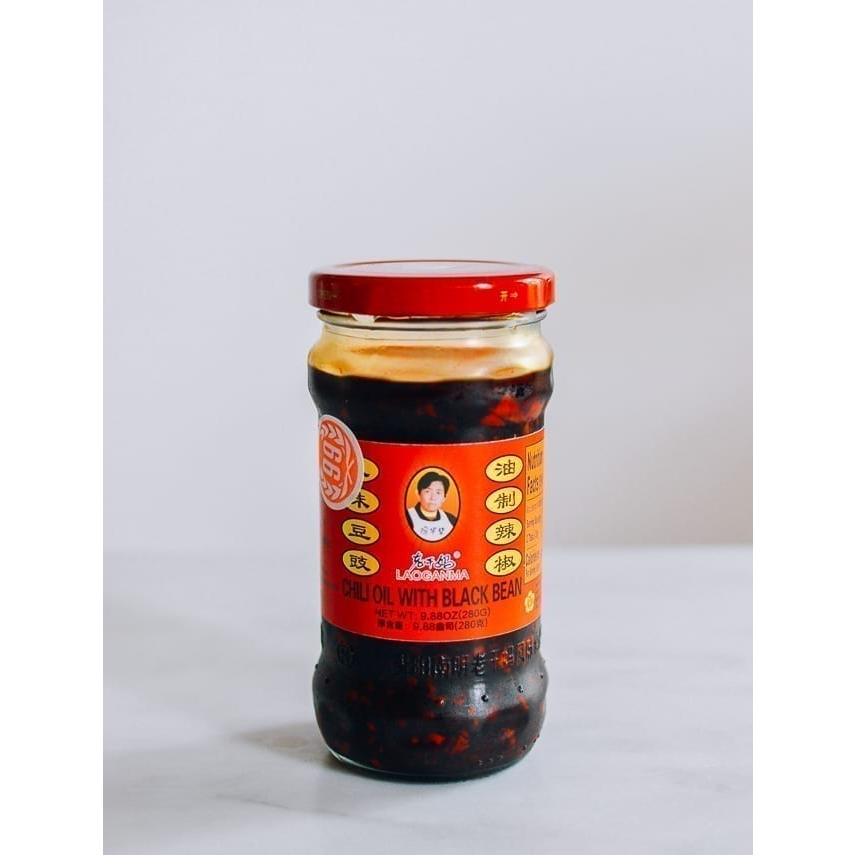 

Lao Gan Ma Black Beans Chili oil/Spicy Crispy/Minyak Cabe Import 280 g