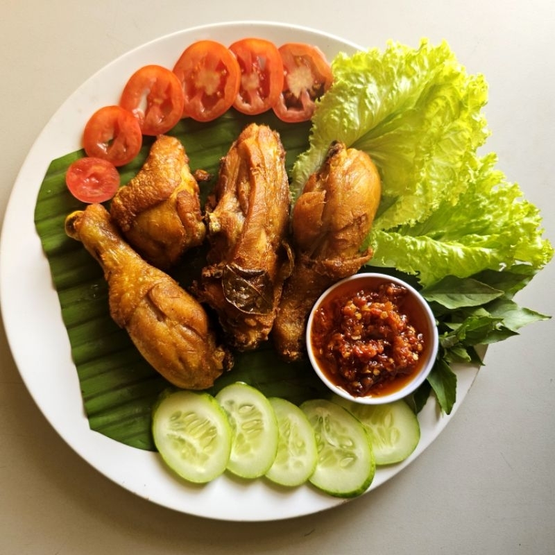 

Classica2106 Ayam Ungkep / Ayam Goreng Plus Sambal Bawang
