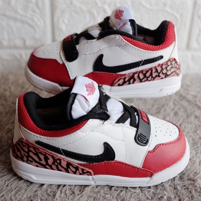 Sepatu Anak Nike Air Jordan Legacy 312 Low TD Chicago Red
