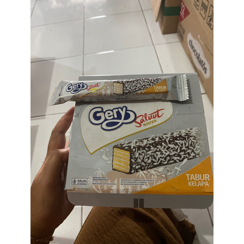 

(dapat 5 biji) gery salut wafer tabur kelapa