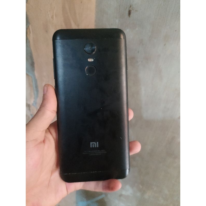 Redmi 5 plus 3/32 Gb SECOND