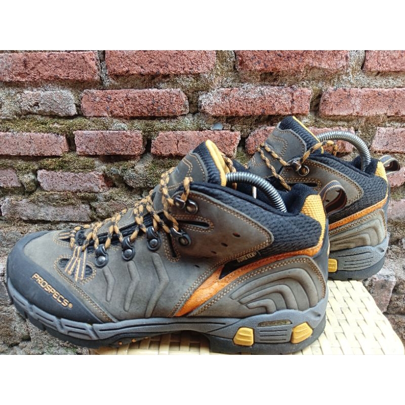 sepatu outdoor gunung prospecs