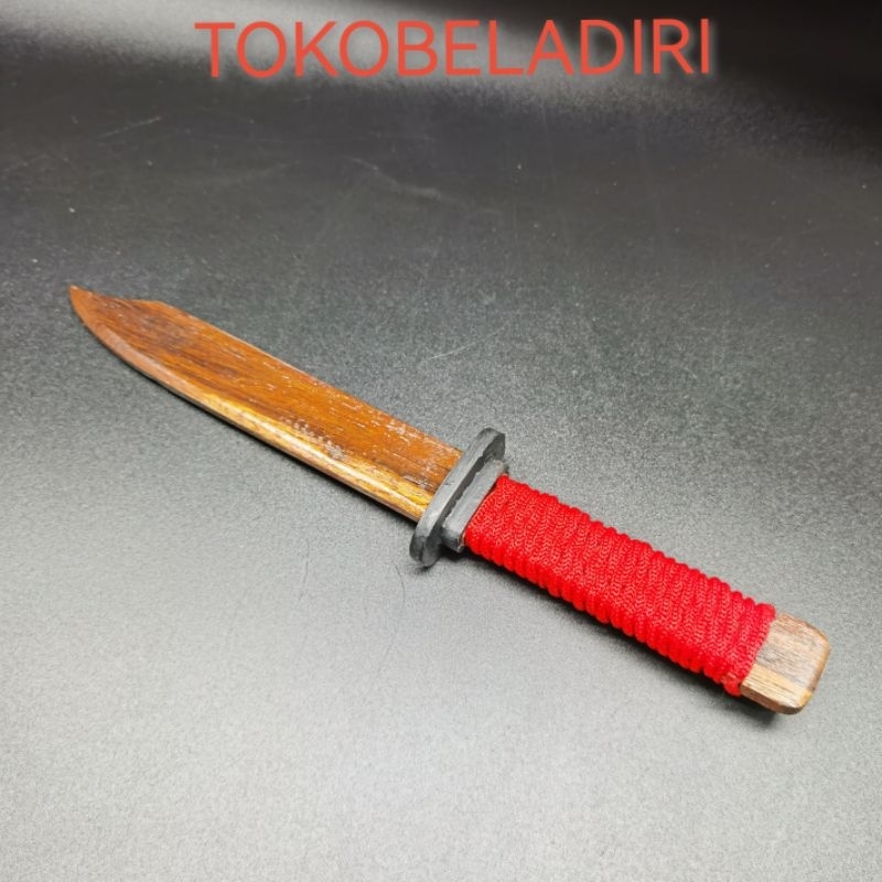 Pencak silat pisau dummy kayu latihan