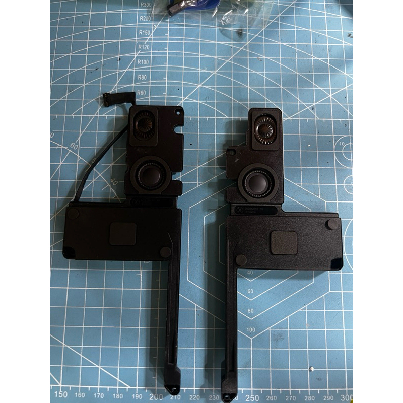 Speaker Internal Sisi Kiri/Kanan A1398 Baru untuk Macbook Pro 15 "A1398 Speaker L/R Set Pengganti 20