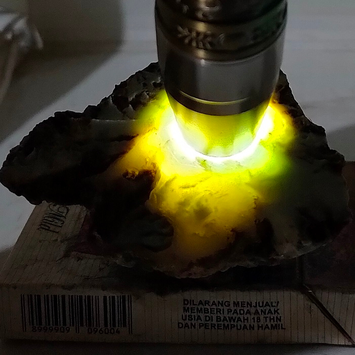 bahan batu bacan albino full kristal super HQ, batu yg dikirim sesuai foto, kode149