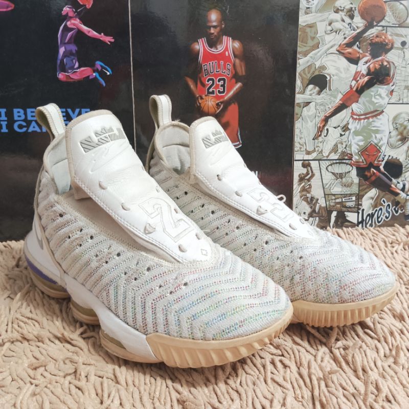 sepatu basket nike lebron 16 EP buzz lightyear size 42.5 insole 27 - sepatu lebron second