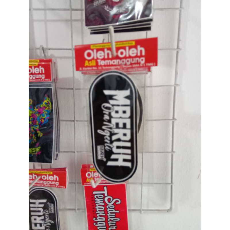 

Stiker Menoreh Temanggung "MBERUH" Ora Ngerti