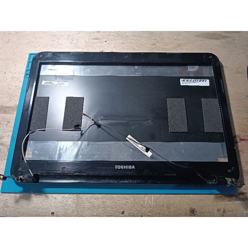casing toshiba C840 C800 kesing atas frame layar dan engsel kondisi istimewa