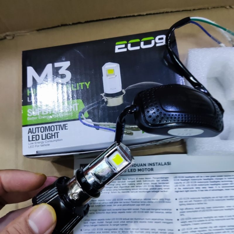 Lampu M3 Eco9 Nyala Putih 3 sisi Led