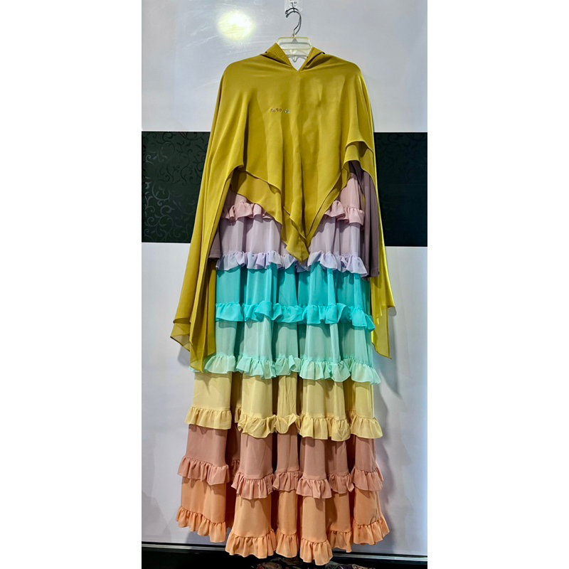 Preloved Sisesa Look like dengan swarovski asli dress pelangi dinda hauw