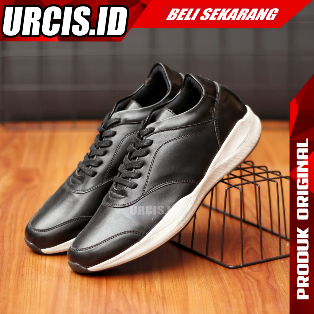 URC Wilsen Sepatu Sneakers Pria Hitam Simple Casual
