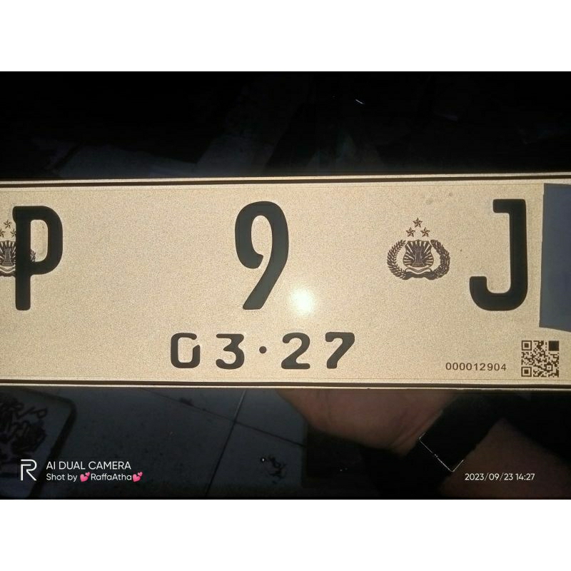plat nomor reflektif putih mobil barcode