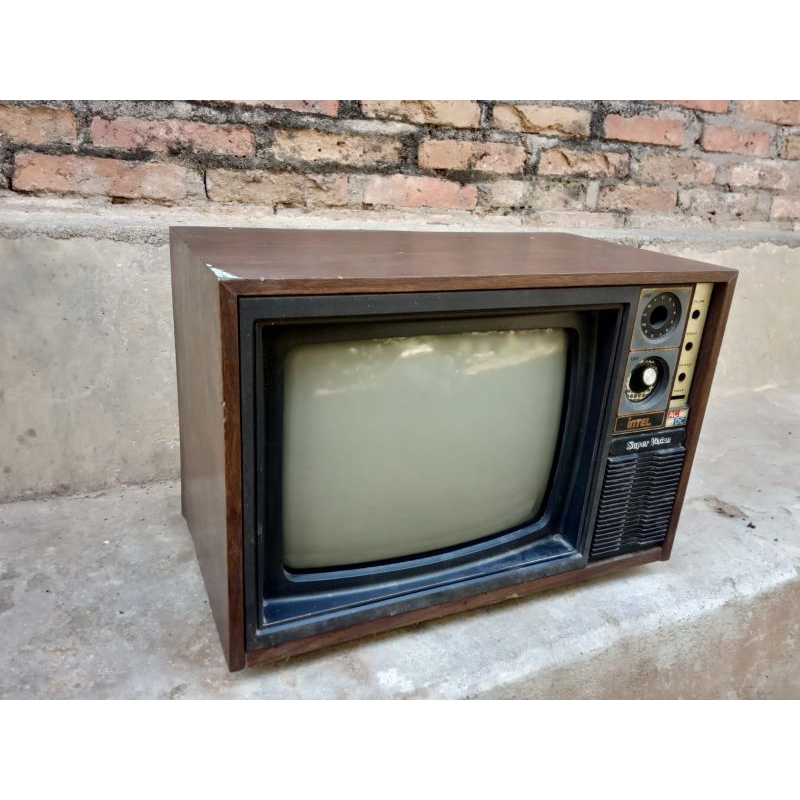 tv kayu jadul antik