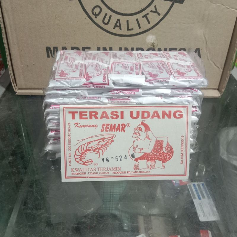 

Terasi udang Lampung cap Semar per pak isi 10 biji