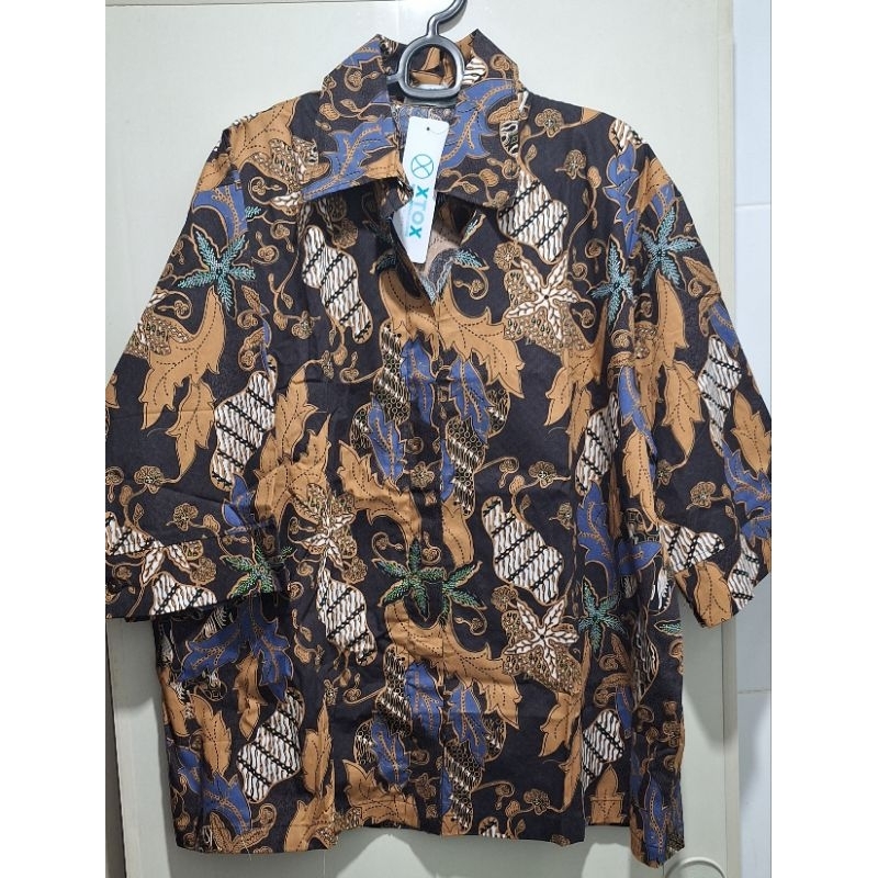 Kemeja Batik Motif Daun Wanita Big Size