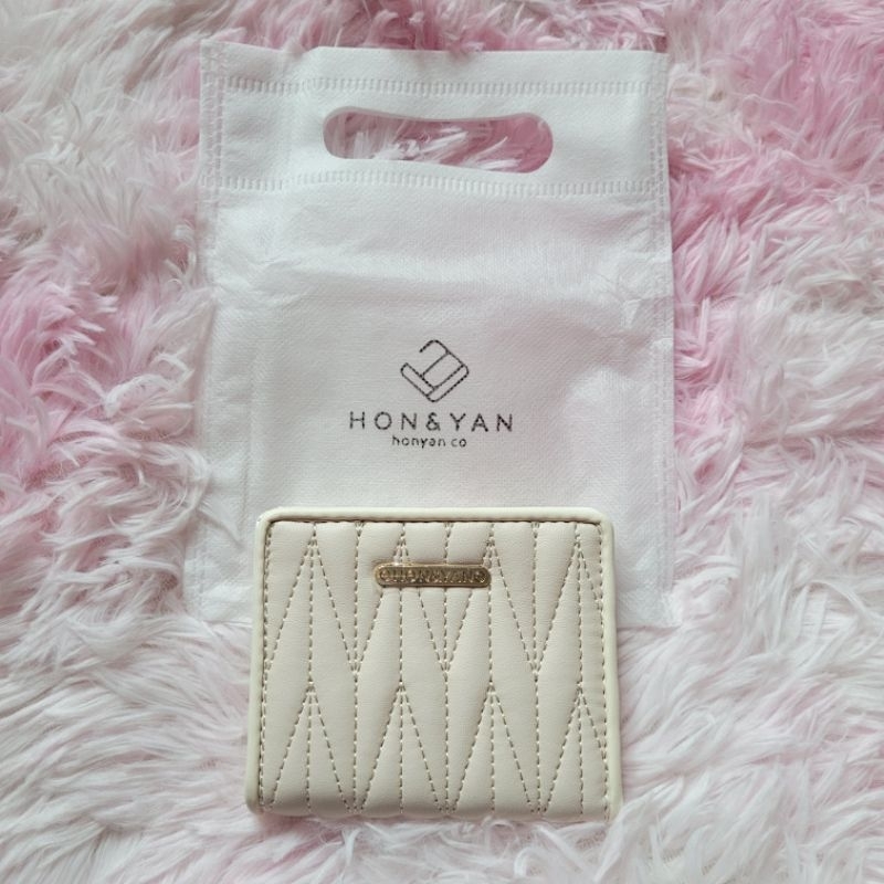 dompet hon & yan