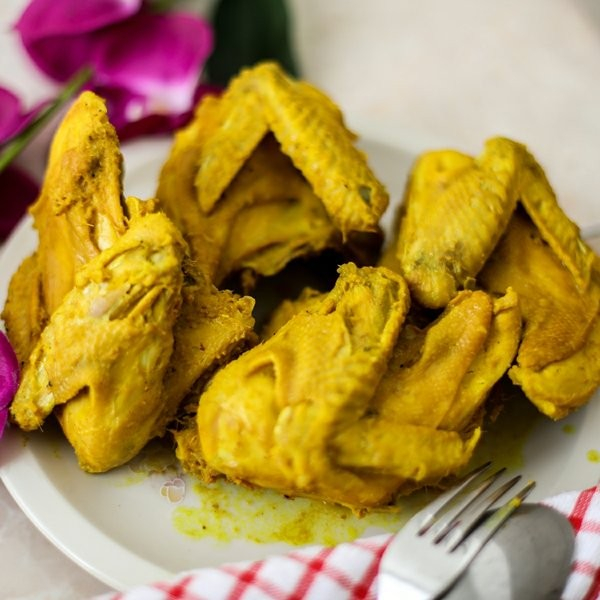 

FCW - AYAM PEJANTAN BUMBU KUNING / AYAM UNGKEP PER POTONG Ny.Lina