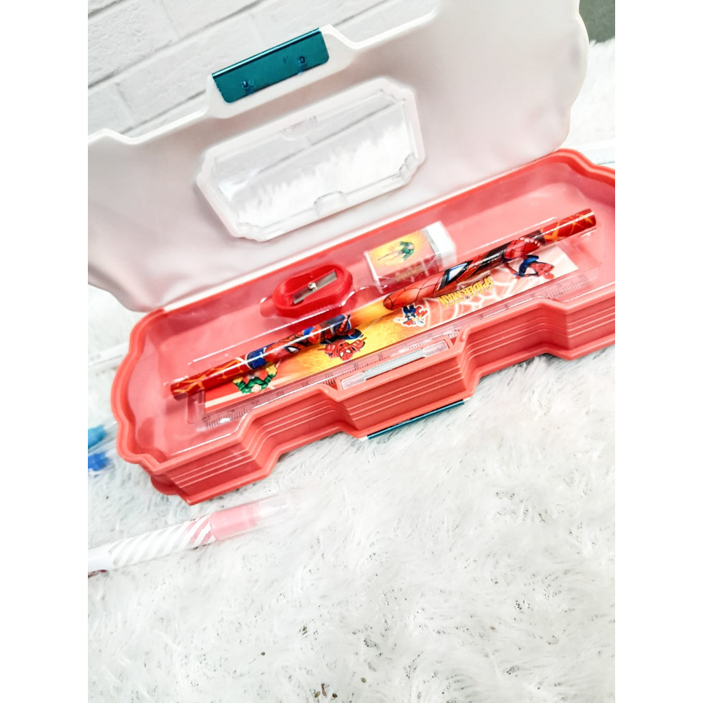 

KOTAK PENSIL MAGNET 2 SISI KARAKTER 1002