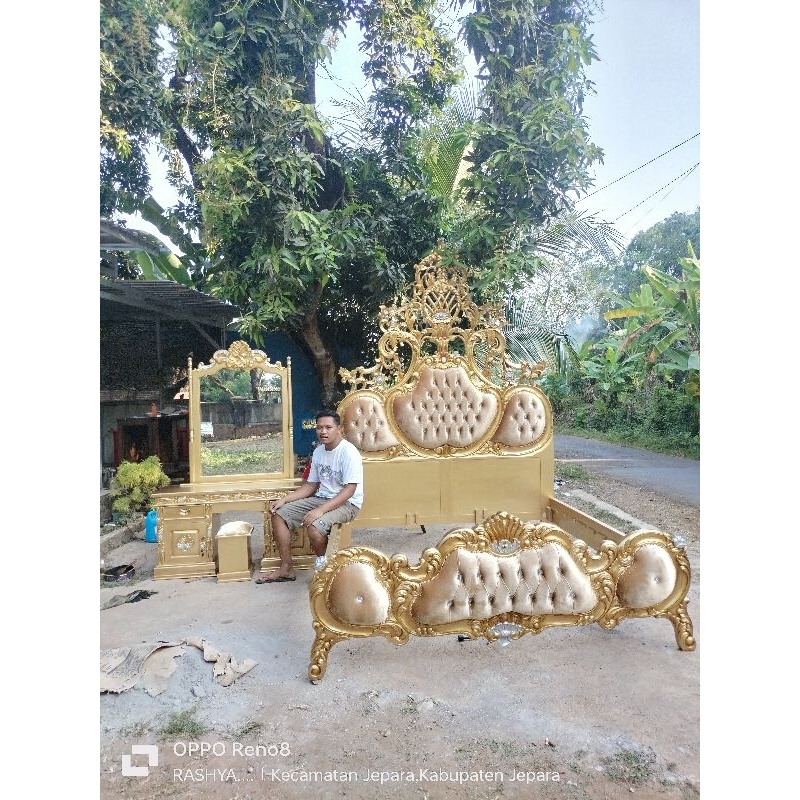 SET KAMAR UKIR SULTAN UKIR TEMPAT TIDUR  JEPARA