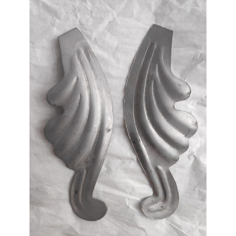 Ornamen pagar besi asesoris teralis kuda laut sedang