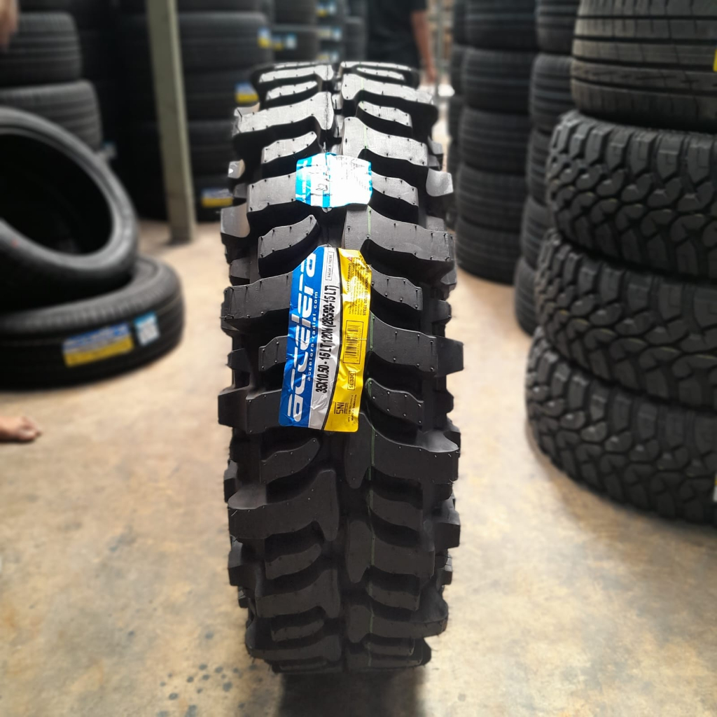 Ban mobil offroad ukuran 35 x10,5 R15 Merk accelera badak xtream