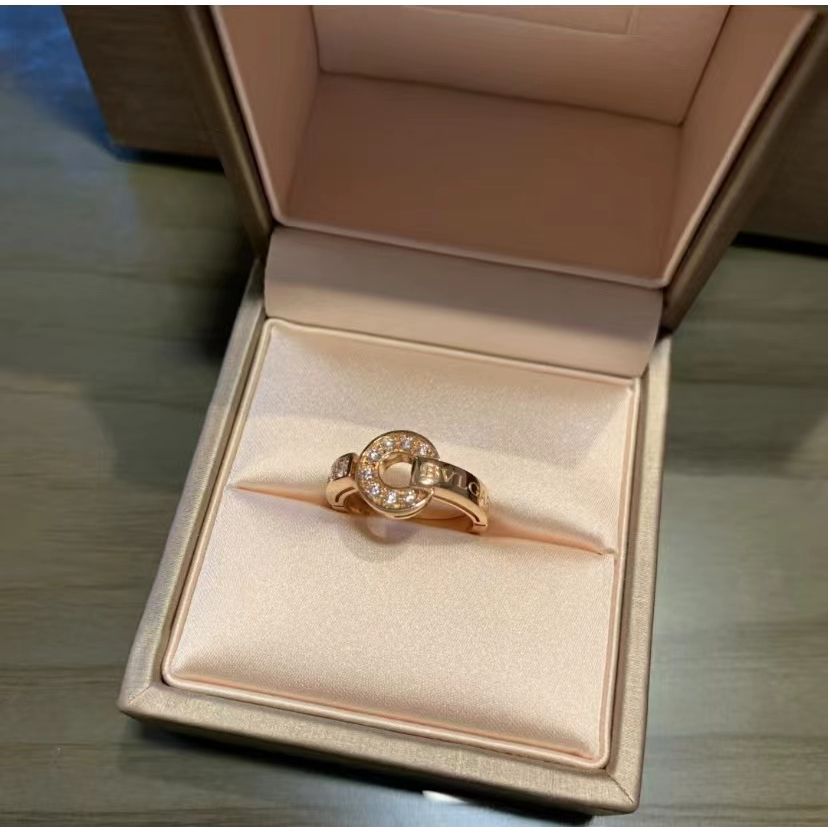 17k gold pawnable  ring