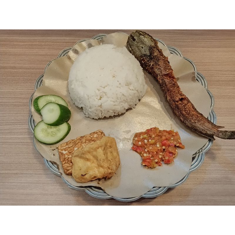 

paket lele goreng