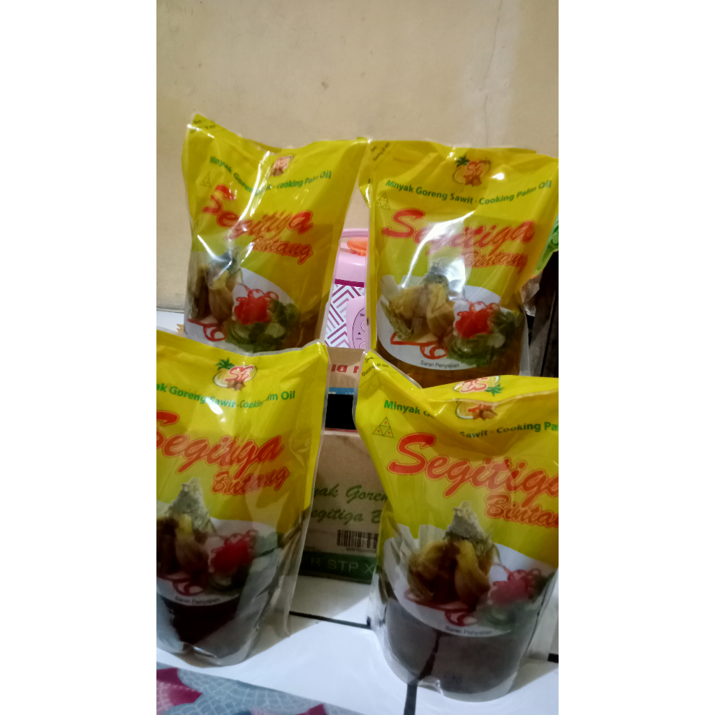 

Minyak goreng kemasan 2Liter merk segitiga