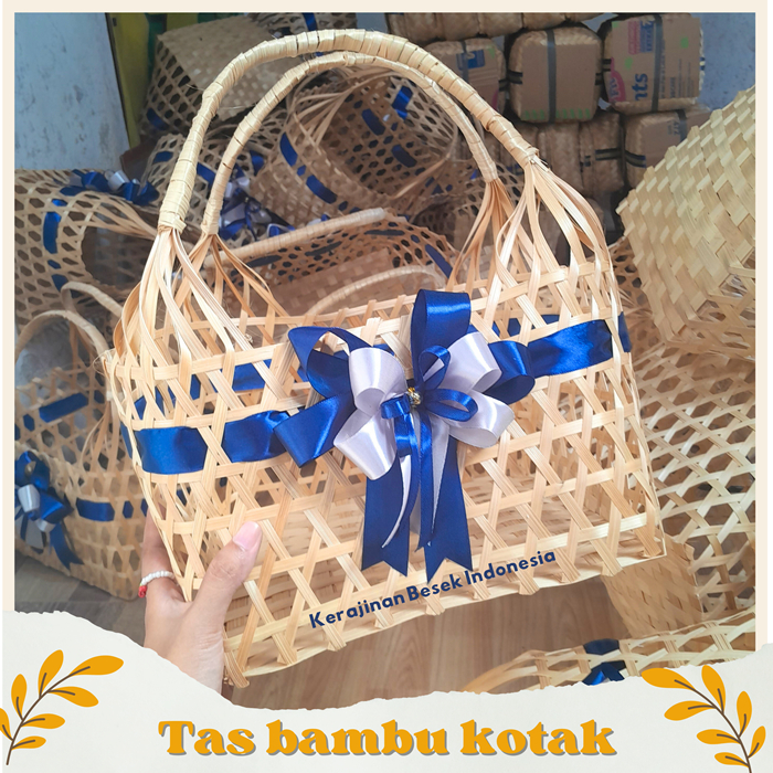 

Tas parsel bambu kotak 25cm FREE pita Parsel lebaran Hampers natal imlek murah Handle bag bamboo