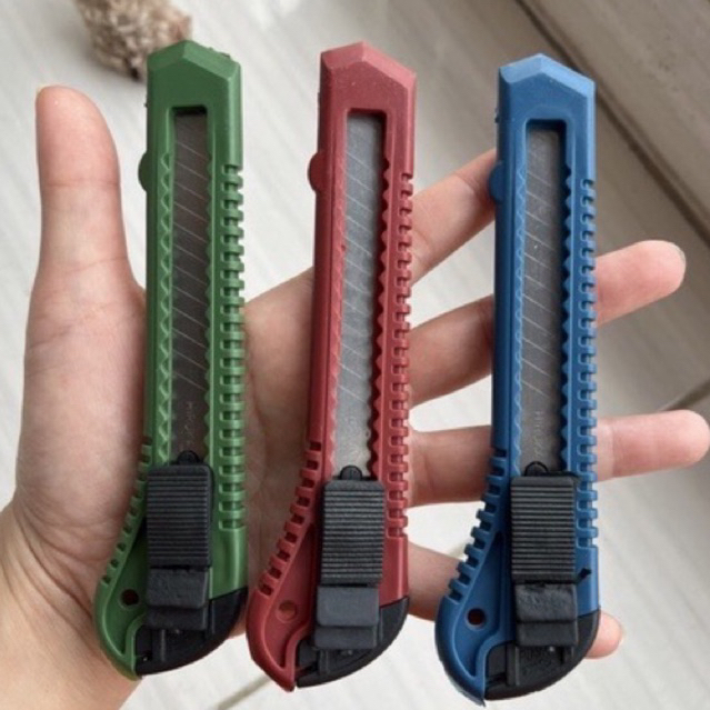 

PISAU CUTTER TAJAM MEREK HIRUKA BAGUS TERJAMIN