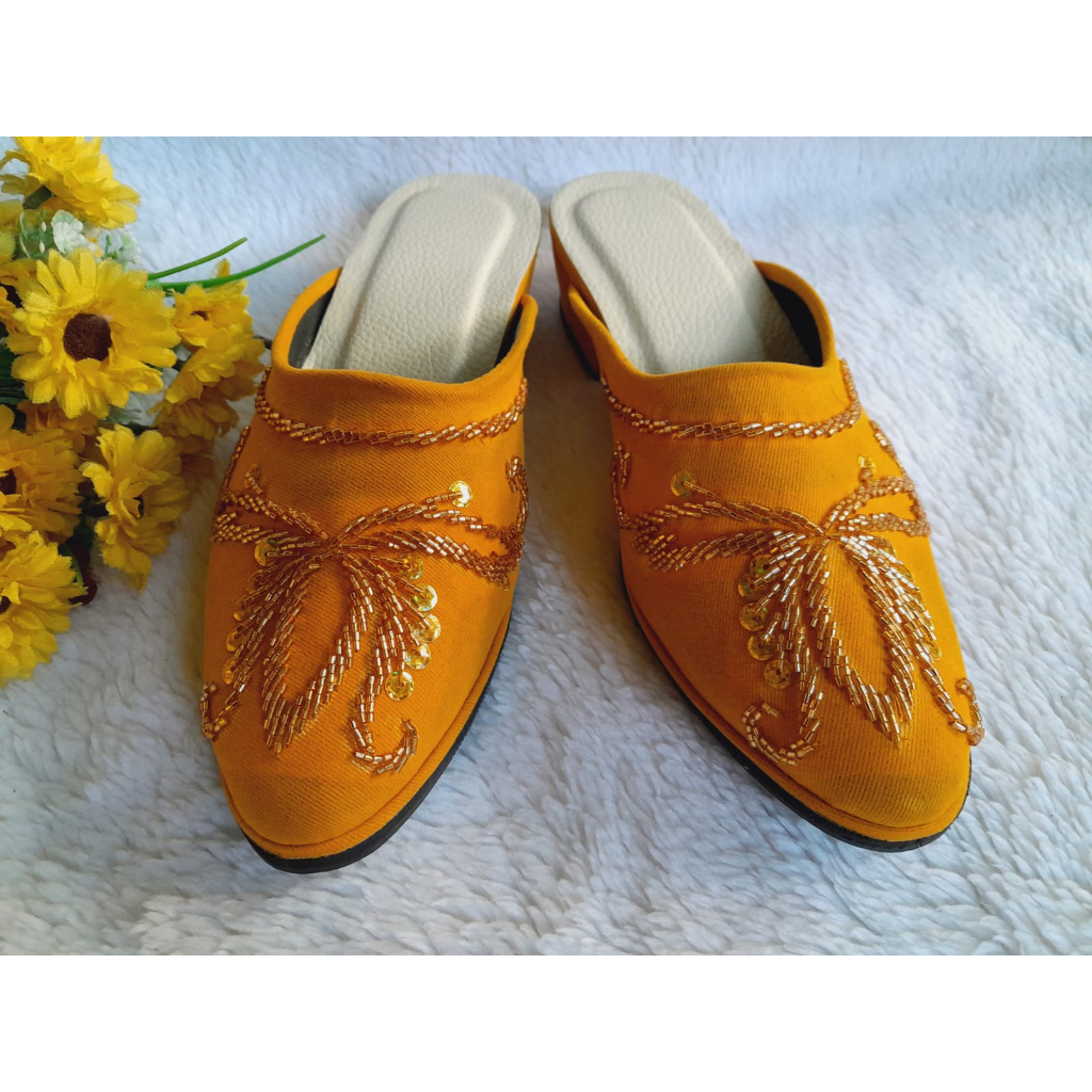 Selop Payet Wanita Bahan Bludru Hak Pendek Warna Gold