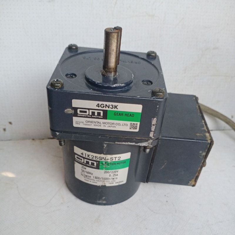 ORIENTAL MOTOR GEARBOX AC   220 VOLT.   25 WAT.   500 RPM.   RATIO 1:3.  MODEL 41K25GN-ST2