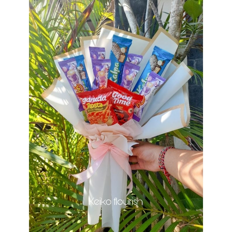 

Buket snack/Hadiah Kado Wisuda atau sempro/ Kado ulang tahun atau Anniversary termurah (Free Kartu ucapan ❗❗❗)