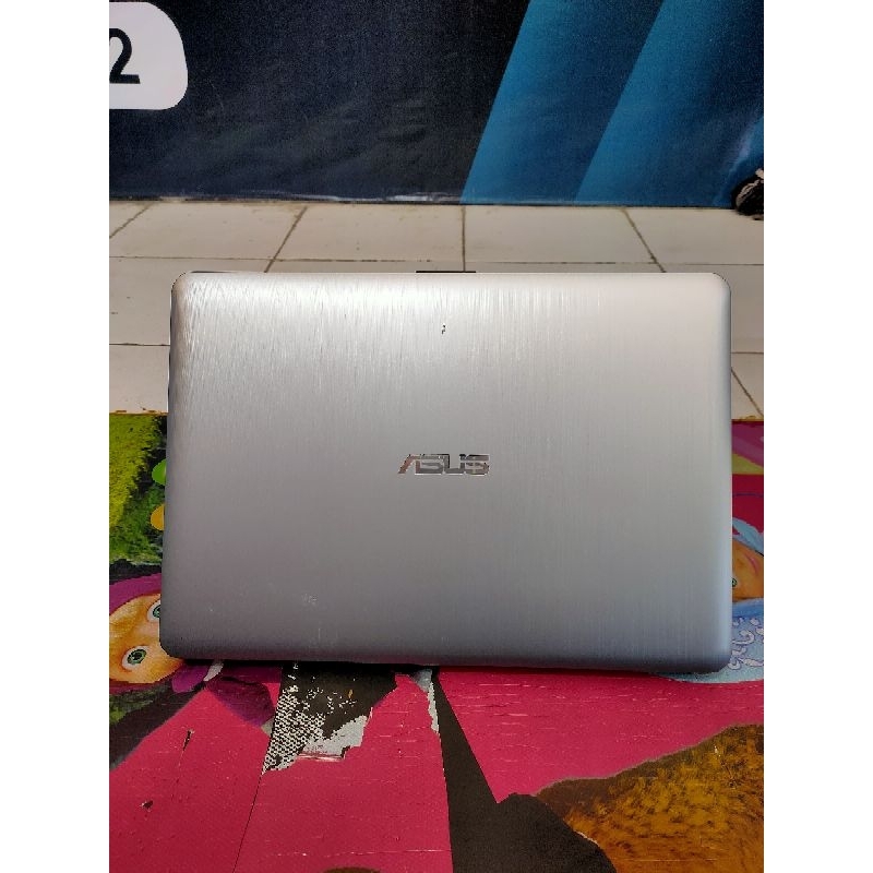 LAPTOP ASUS SERI BARU MULUS RAM 4GB SUDAH SSD TINGGAL PAKAI