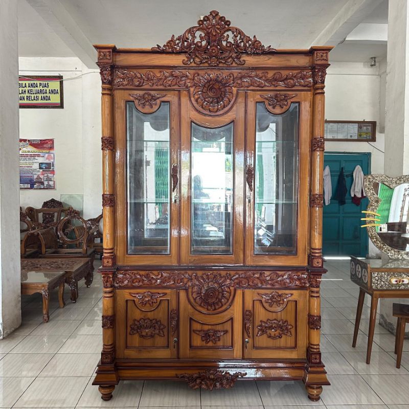 lemari hias kaca ukir bulan jati Jepara murah bufet hias pajangan jati kaca