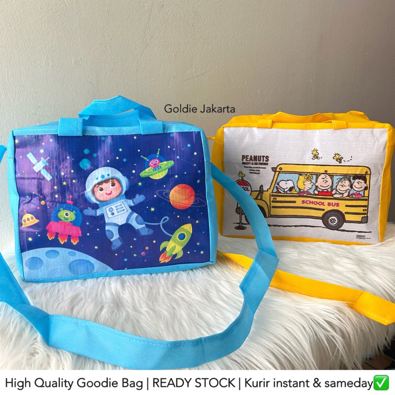 

Tas Goodie Bag Ultah Anak + Zipper dan 2 Pasang Tali (Jinjing dan Selempang) Hampers Ulang Tahun Anak Tas Anak Kartun