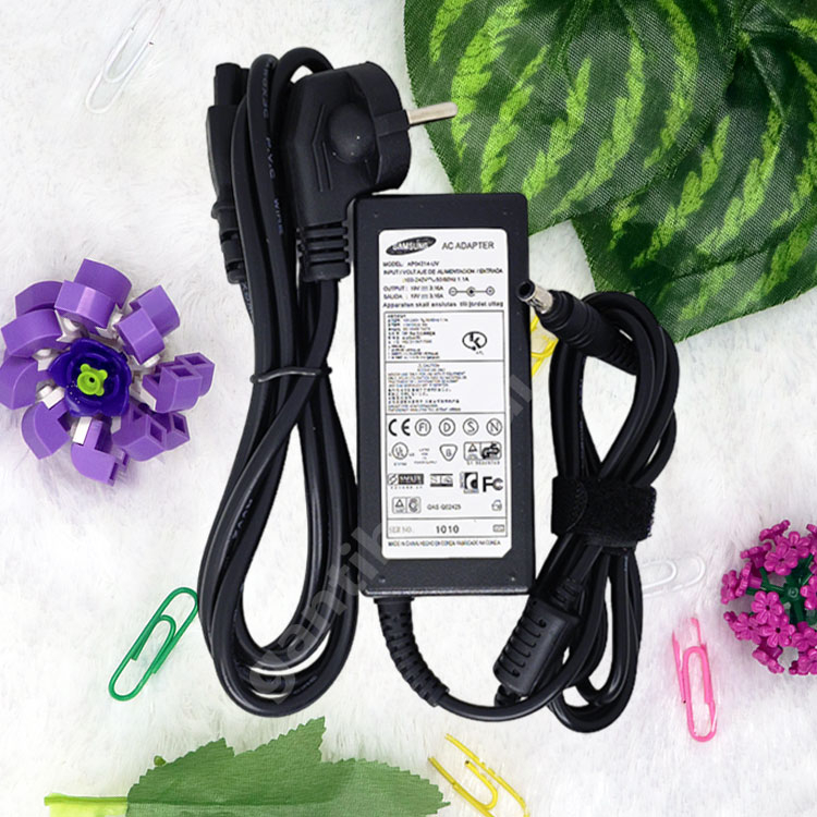 Adaptor Charger Samsung NP300E4AI NP300E43 NP300E4X NP300E4C