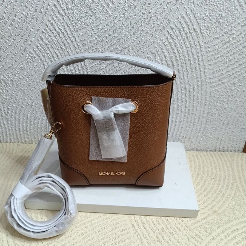 TAS WANITA MK MERCER SMALL BUCKET MESSENGER LUGGAGE