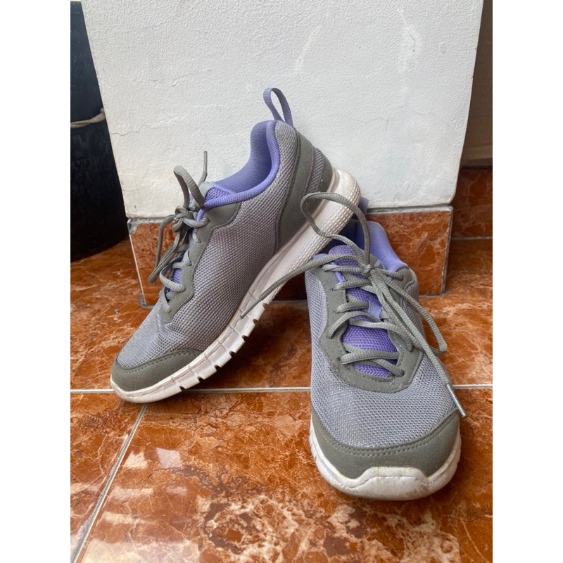 preloved reebok sneakers running shoes 37