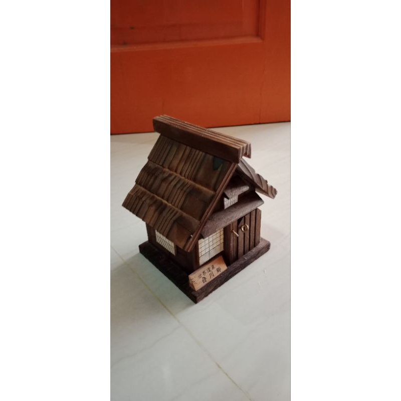 Miniatur Rumah Tradisional Shirakawago Jepang