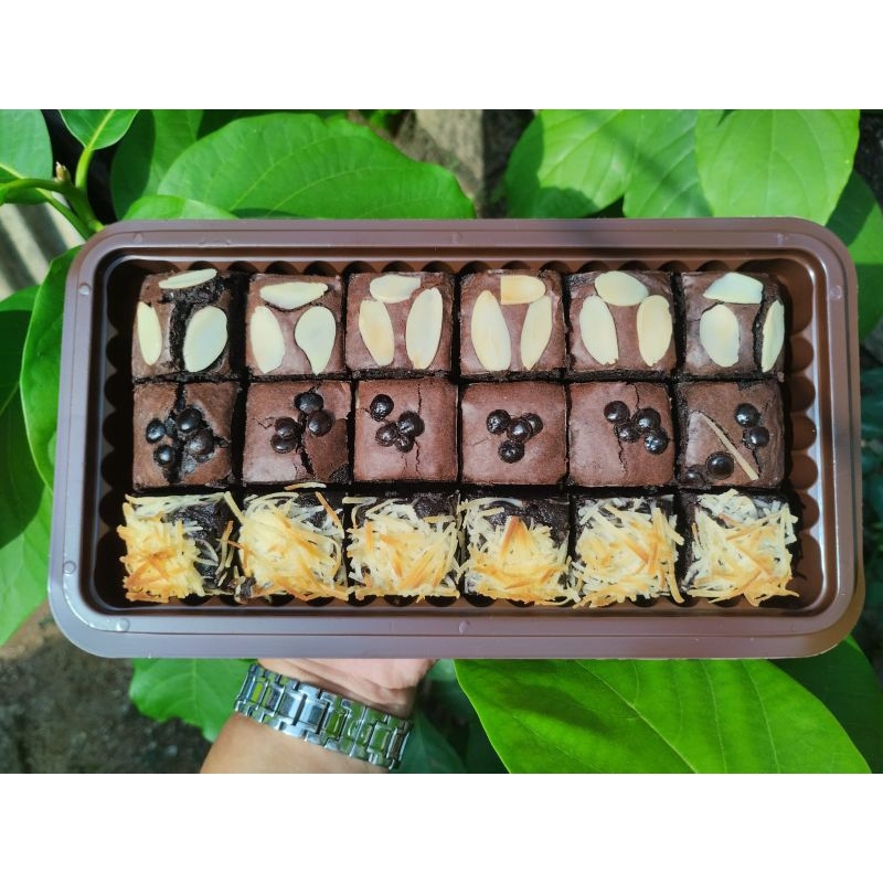 

Brownies Panggang Mix (Keju,Chochips,Almondslice)