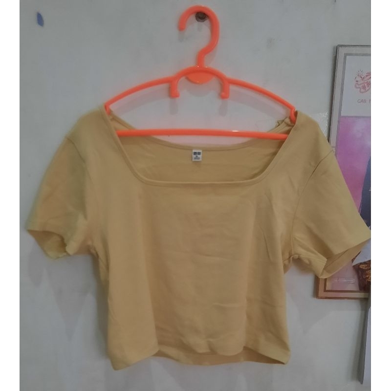 Preloved baju atasan uniqlo