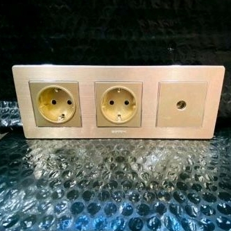 Stop Kontak + Stop Kontak + Outlet TV 3 Gang K2 Gold Champagne Boton